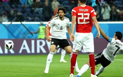 Rússia vence Egito de Salah com outro gol contra na Copa, o 5º em 17 jogos