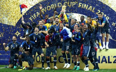 França confirma favoritismo, atropela a Croácia e é bicampeã mundial