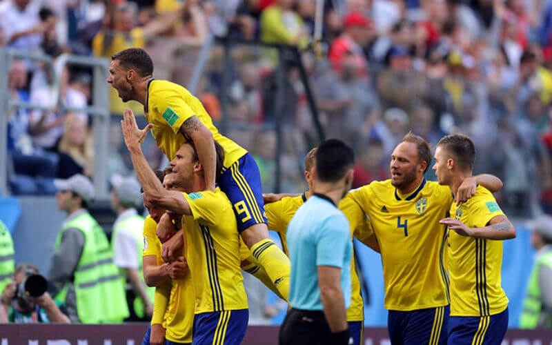 Suécia vence Suíça e fica entre os 8 melhores times da Copa pela 7ª vez