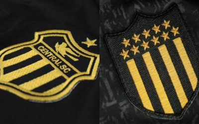 Os detalhes dourados do uniforme do centenário do Central, a la Peñarol