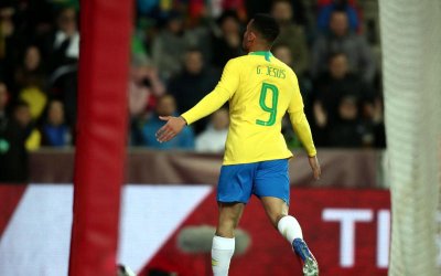 Tite mexe bem no 2º tempo e Brasil vence a República Tcheca em Praga