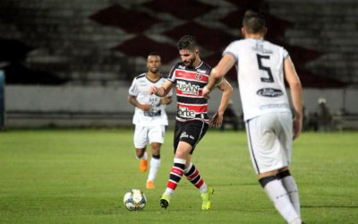 Com gol aos 51/2T, Santa Cruz empata com o Treze no Arruda na estreia da C