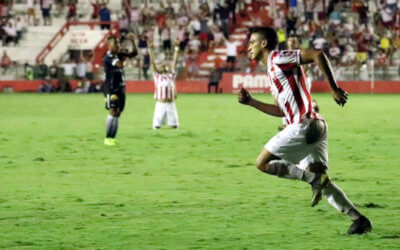 Em jogo adiado, o Náutico vence o Botafogo nos Aflitos e volta ao G4