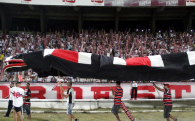 Torcida do Santa atende ao chamado, mas time perde do líder Ferroviário. Lá e lô