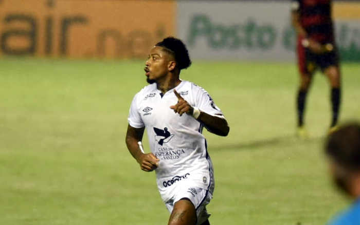 Marinho marca golaço para o Santos e o Sport perde a primeira na Ilha do Retiro