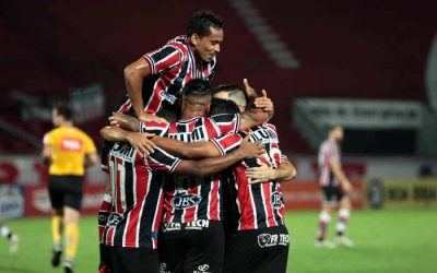 Santa Cruz vence o Botafogo, abre 10 pontos no G4 e chega a 7 jogos de invencibilidade