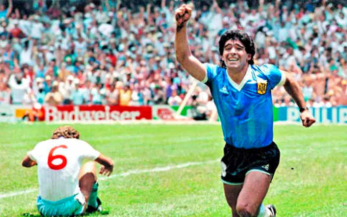 ¿Maradona, de qué planeta viniste para dejar en el camino a tanto inglés?