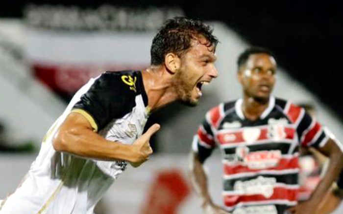 Sport vence o Santa no Arruda em jogo quente no NE; gol irregular, 3 pênaltis e gol aos 51