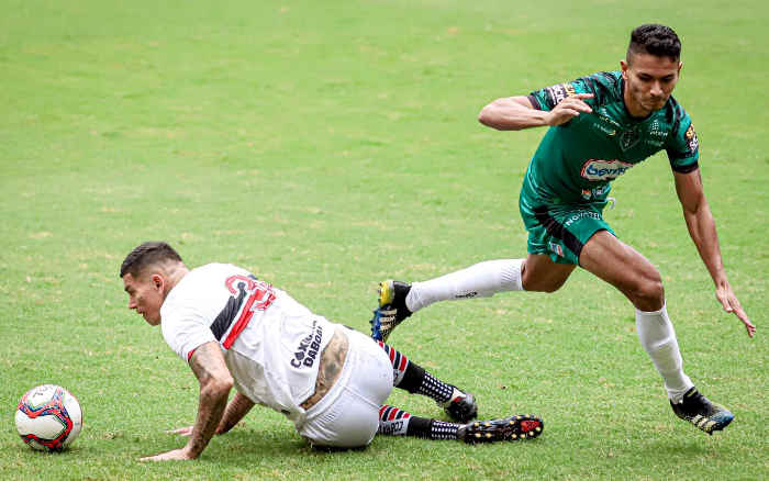 Inconstante, Santa perde do Manaus na estreia da Série C. Futebol longe do ideal
