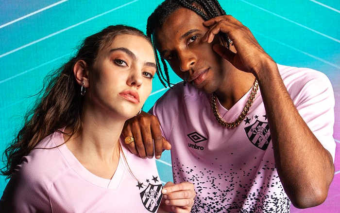 Sport lança a 2ª versão da camisa rosa; parte da renda revertida à causa social