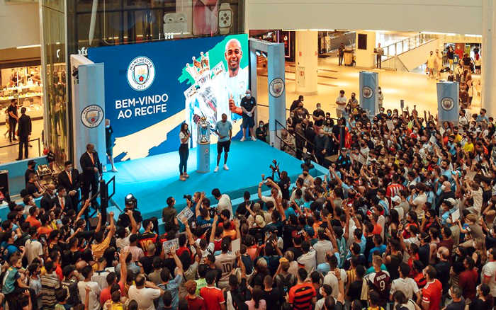 Manchester City “vem” ao Recife com troféu, capitão e mascote em busca de simpatizantes