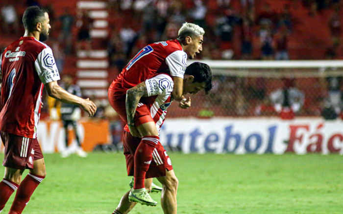 Escalações do Flamengo vs Vélez Sársfield