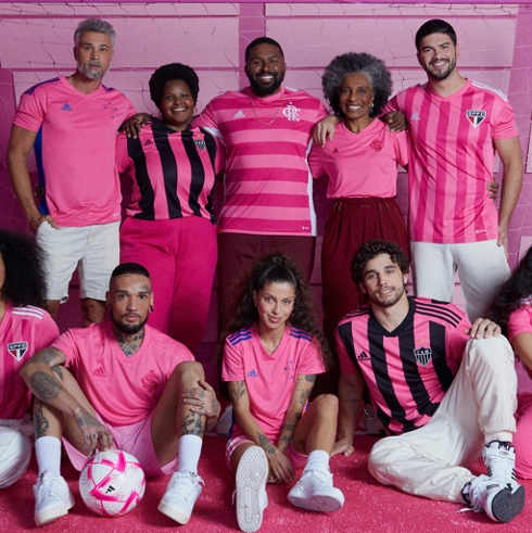 As camisas rosas da Adidas