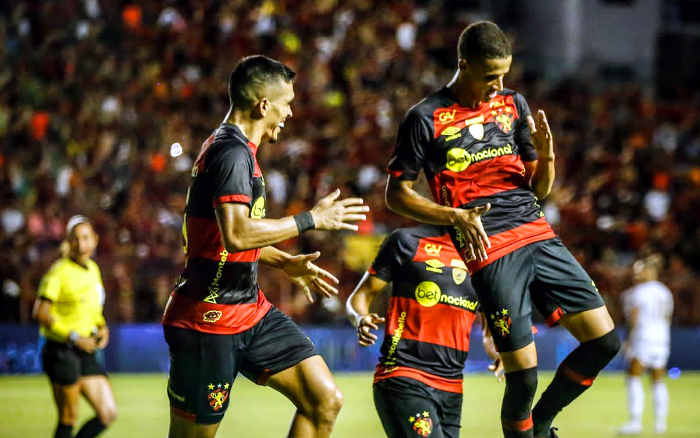 sportv - Gripado, Sheik não treina e vira dúvida para a partida contra o  Santa Cruz, amanhã, em Recife. Neste brasileiro, o atacante participou de 3  dos 9 jogos do Rubro-Negro na