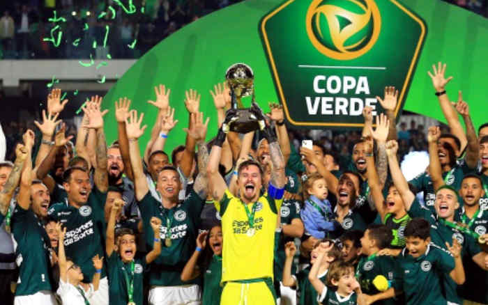 Após 10 anos, o futebol goiano enfim conquista a Copa Verde. Com o Goiás, claro…