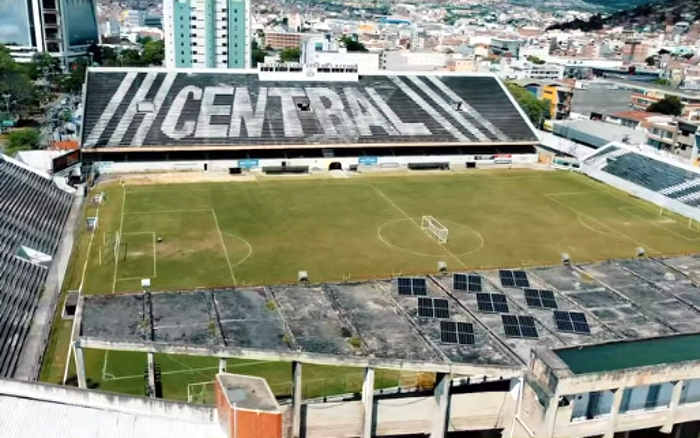 Lacerdão passa a operar com energia solar; 1º estádio particular do Nordeste