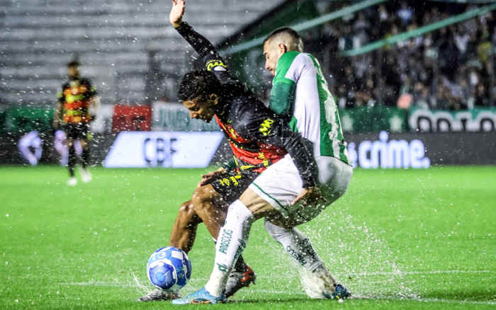 Sport marca no fim e empata com Juventude em Caxias do Sul; Love perdeu pênalti