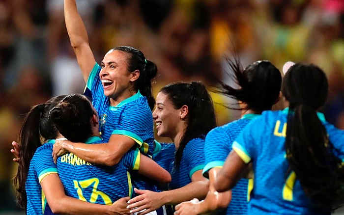 Brasil 4 x 0 Jamaica no futebol feminino