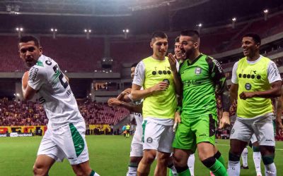 Piorando com Guto, Sport perde do Coritiba na Arena e se distancia do G4 da Segundona