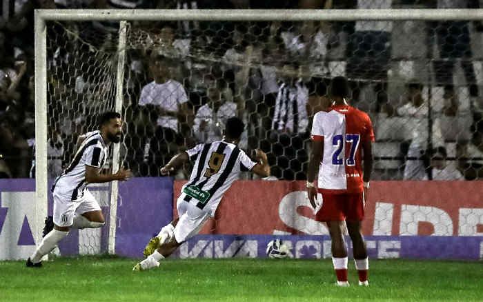 Central vence o Náutico e se recupera no Pernambucano; Timbu rodou o elenco