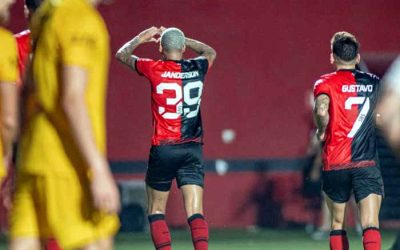 Vitória vence o Sport no Barradão e volta à liderança da Copa do Nordeste; times mistos